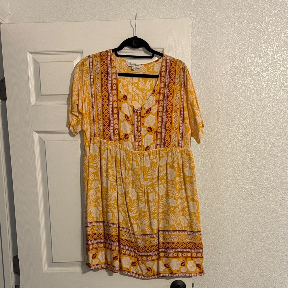 DAVI & DANI Yellow and Red Floral Mini Dress